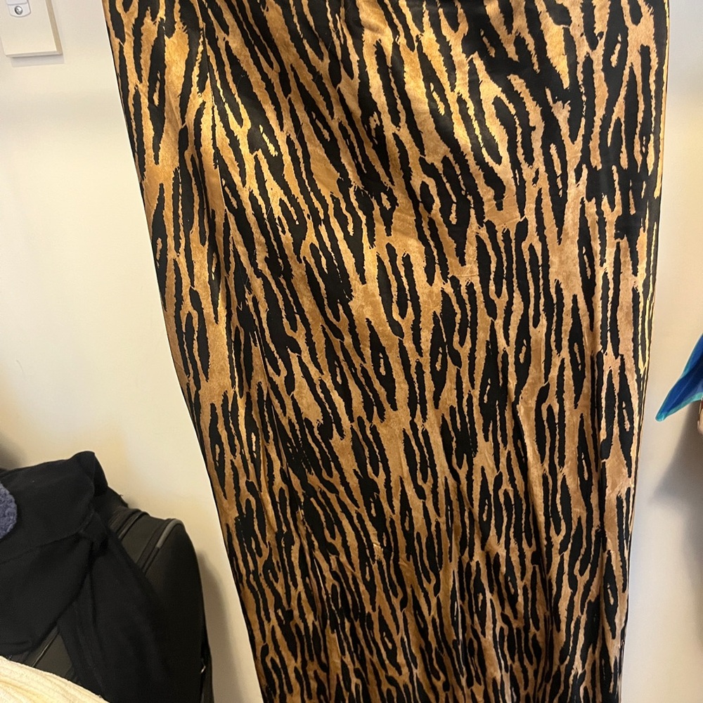 H&M Black and Tan Pencil Skirt